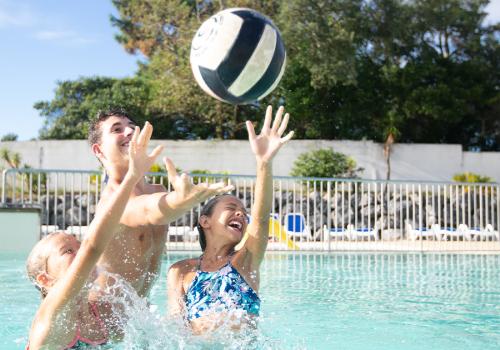 Piscine au camping La Pointe